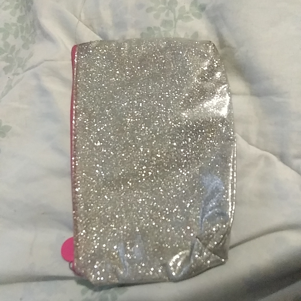 Ipsy makeup pouch